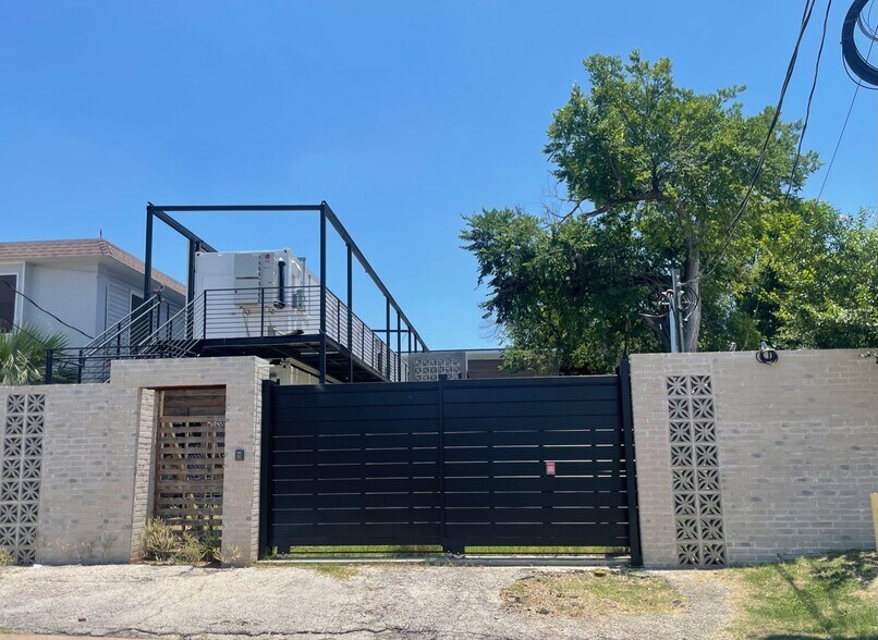 4707 Harmon Ave, Austin, TX à vendre - Photo principale – Image 1 sur 38