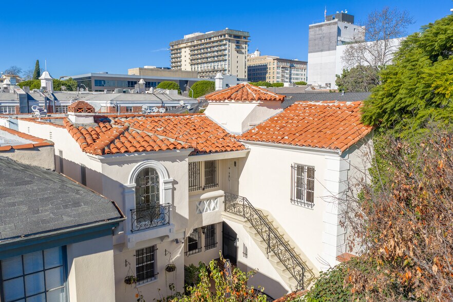 205 S Reeves Dr, Beverly Hills, CA à vendre - Photo de l’immeuble – Image 3 sur 14