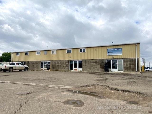 5008 47 Av, Lloydminster, SK à louer Photo de l’immeuble– Image 1 sur 1