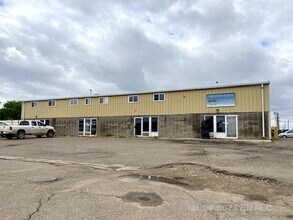 5008 47 Av, Lloydminster, SK à louer Photo de l’immeuble– Image 1 sur 1