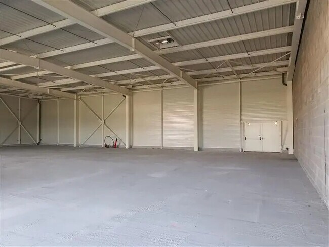 Plus de détails pour Local commercial à vendre