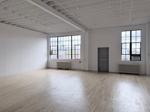 688 Richmond St W, Toronto, ON à louer Photo intérieure– Image 2 sur 2