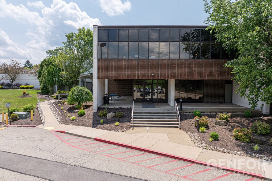150 Thorn Hill Rd, Warrendale, PA à louer - Photo de l’immeuble – Image 3 sur 10
