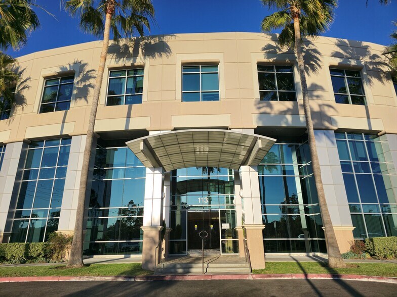113 Waterworks Way, Irvine, CA à vendre - Photo de l’immeuble – Image 1 sur 19