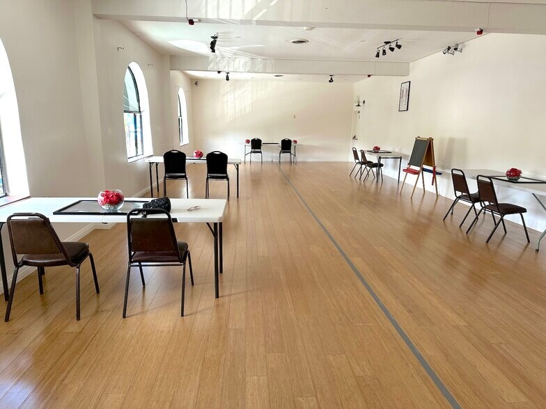 100 N B St, San Mateo, CA à louer - Photo de l’immeuble – Image 2 sur 3