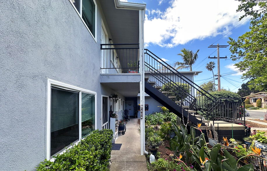 622 & 630 E Victoria portefeuille de 2 biens à vendre sur LoopNet.fr - Photo de l’immeuble – Image 3 sur 13