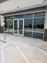 4925 Denton Hwy, Haltom City, TX à louer Photo intérieure– Image 1 sur 3