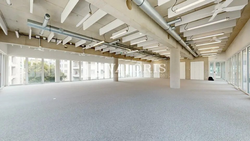Bureau dans Lyon à vendre - Photo de l’immeuble – Image 3 sur 17