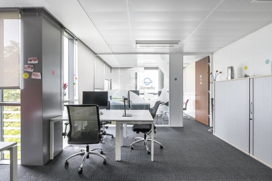 26-28 Rue De Londres, Paris à louer - Photo de l’immeuble – Image 2 sur 10