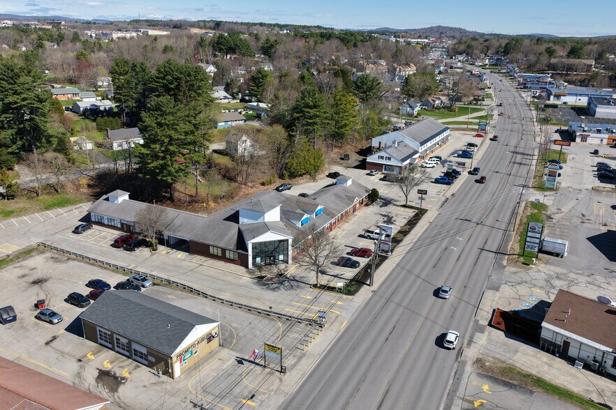 232 Center St, Auburn, ME à louer - Photo principale – Image 1 sur 9