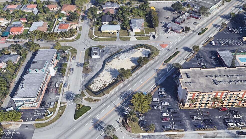 13750 W Dixie Hwy, North Miami, FL à louer - Photo de l’immeuble – Image 2 sur 2