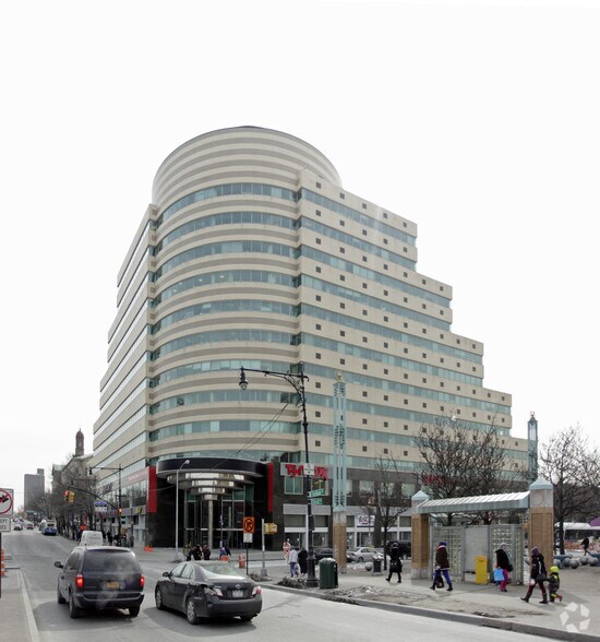 1 Fordham Plz, Bronx, NY à louer - Photo de l’immeuble – Image 2 sur 5