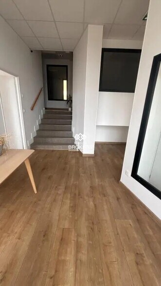 Bureau dans Le Havre à vendre - Hall d’entrée – Image 2 sur 8