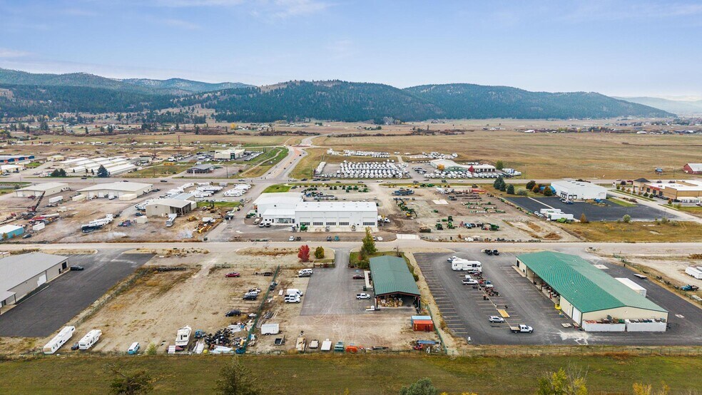 201 United Dr, Kalispell, MT à louer - Photo de l’immeuble – Image 3 sur 8