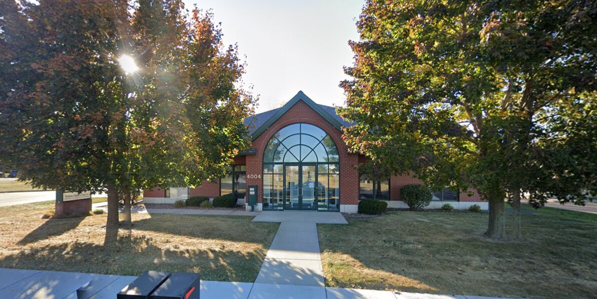 4004 Oakwood Hills Pky, Eau Claire, WI à louer Photo de l’immeuble– Image 1 sur 14