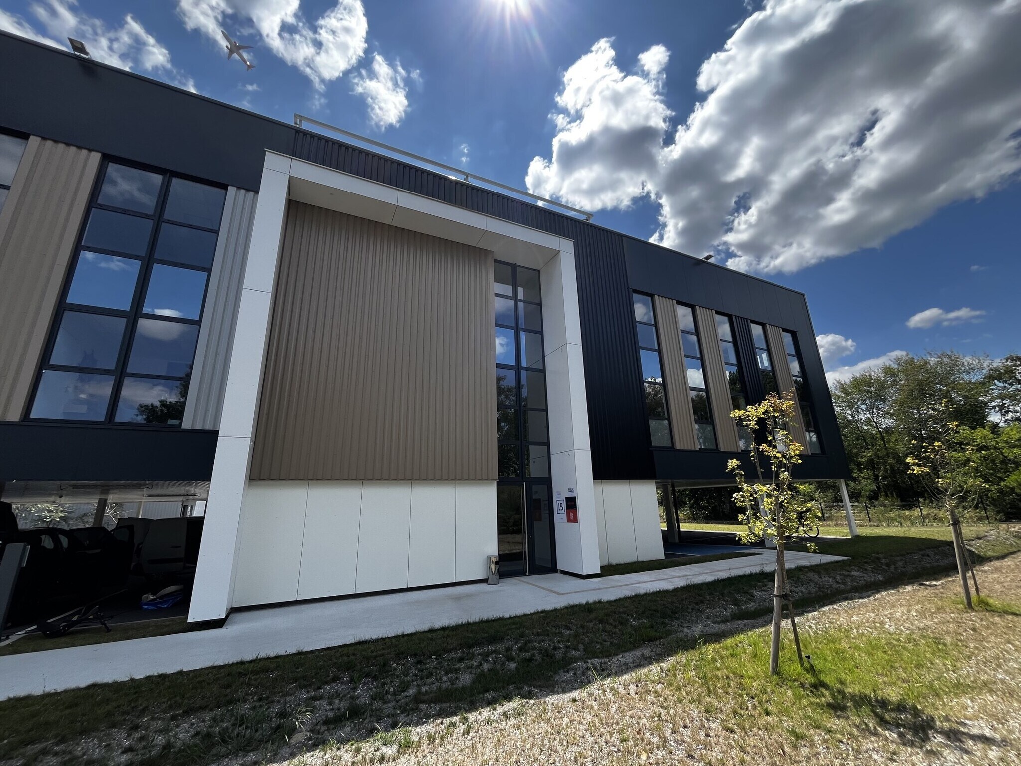 Bureau dans Mérignac à louer Photo de l’immeuble– Image 1 sur 7