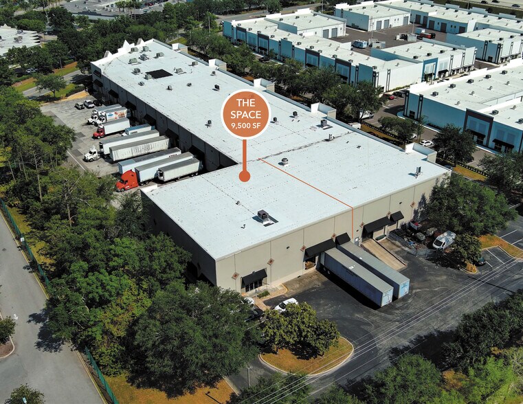 7800-7822 Kingspointe Pky, Orlando, FL à louer - Photo de l’immeuble – Image 3 sur 6