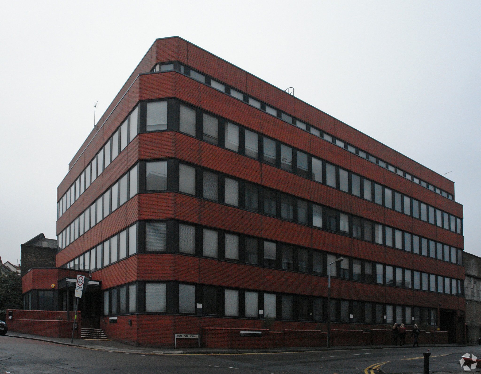 40 Cumberland Rd, Londres à louer Photo principale– Image 1 sur 2