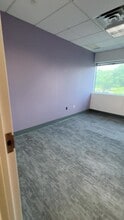 220 Davidson Ave, Somerset, NJ à louer - Vidéo sur l’annonce professionnelle 