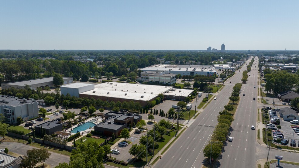 5400-5404 Virginia Beach Blvd, Virginia Beach, VA à louer - Photo de l’immeuble – Image 2 sur 5