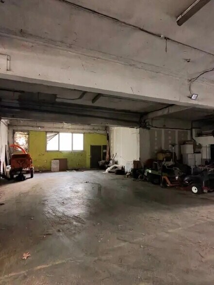 Industriel/Logistique dans Marseille à vendre - Photo de l’immeuble – Image 2 sur 6