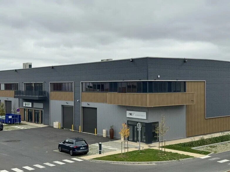 Local d’activités dans Chalifert à louer - Photo de l’immeuble – Image 1 sur 4