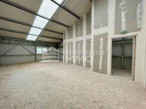 Local d'activités dans Brie-Comte-Robert à vendre Photo intérieure– Image 2 sur 4