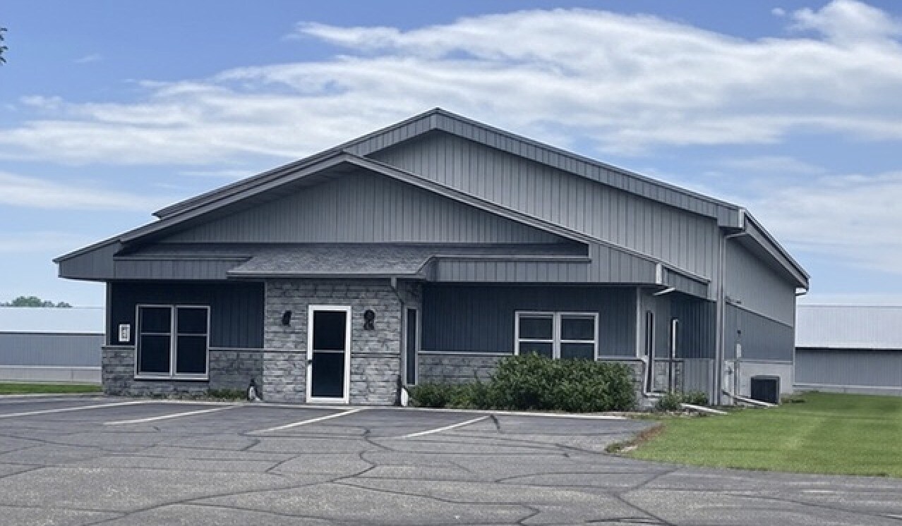 1442 7th St, Houlton, WI à louer Photo de l’immeuble– Image 1 sur 5