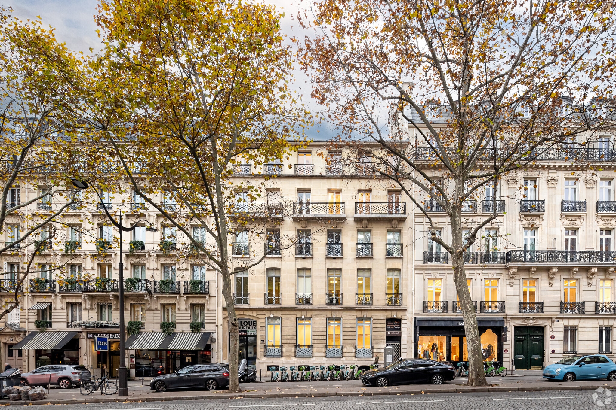 43 Avenue Marceau, Paris à louer Photo principale– Image 1 sur 6