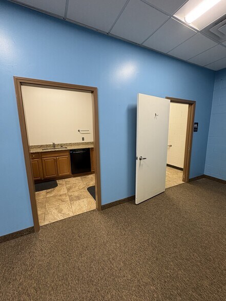 867-887 Grand Oaks Dr, Howell, MI à louer - Photo de l’immeuble – Image 3 sur 25