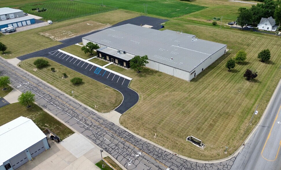 100 Taylor Pky, Archbold, OH à louer - Photo de l’immeuble – Image 2 sur 18