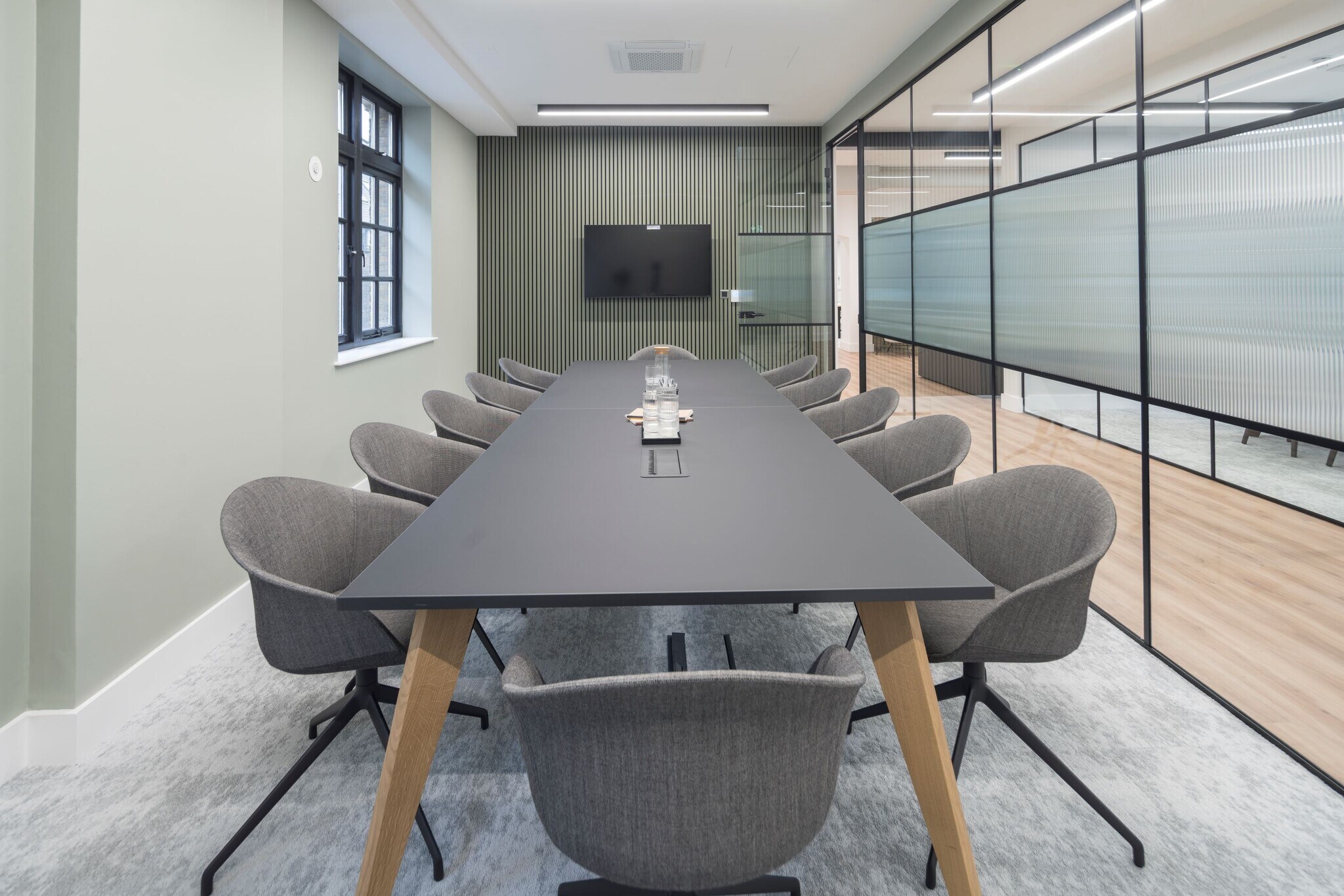 35-42 Earlham St, Londres à louer Photo de l’immeuble– Image 1 sur 6