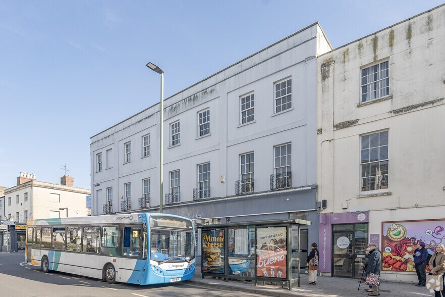 25-27 Pittville St, Cheltenham à louer - Photo de l’immeuble – Image 2 sur 2