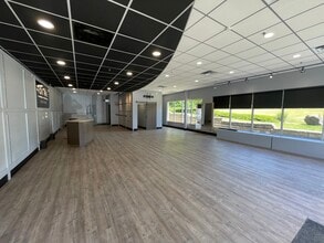 3020 22 St, Red Deer, AB à louer Photo intérieure– Image 2 sur 13