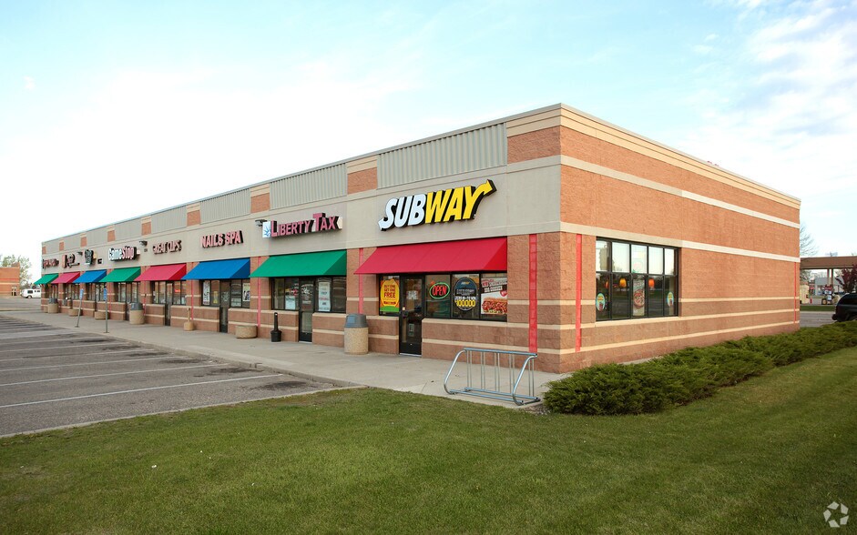 1370 Highway 15 S, Hutchinson, MN à louer - Photo principale – Image 1 sur 1