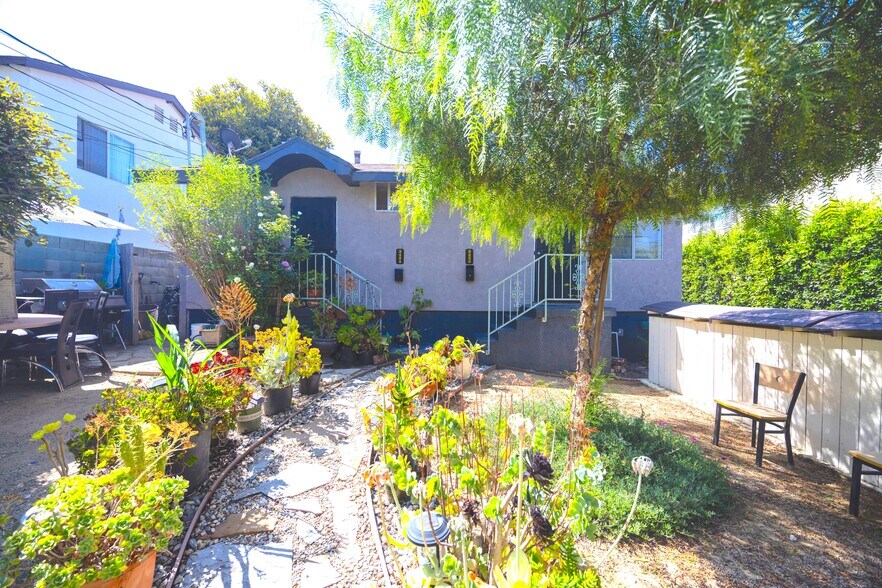 3428 Isabel Dr, Los Angeles, CA à vendre - Photo de l’immeuble – Image 1 sur 87