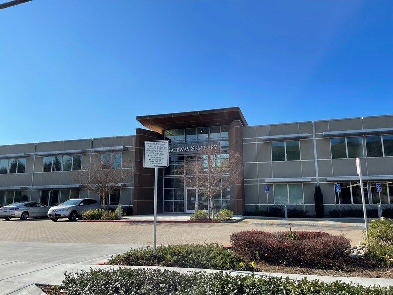38891 Mission Blvd, Fremont, CA à vendre - Photo de l’immeuble – Image 2 sur 17