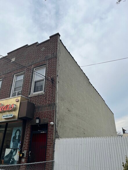 4139 Bronxwood Ave, Bronx, NY à vendre - Photo de l’immeuble – Image 2 sur 8