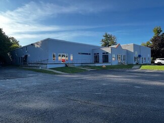 Plus de détails pour 270 Lake St, Penn Yan, NY - Bureau à vendre