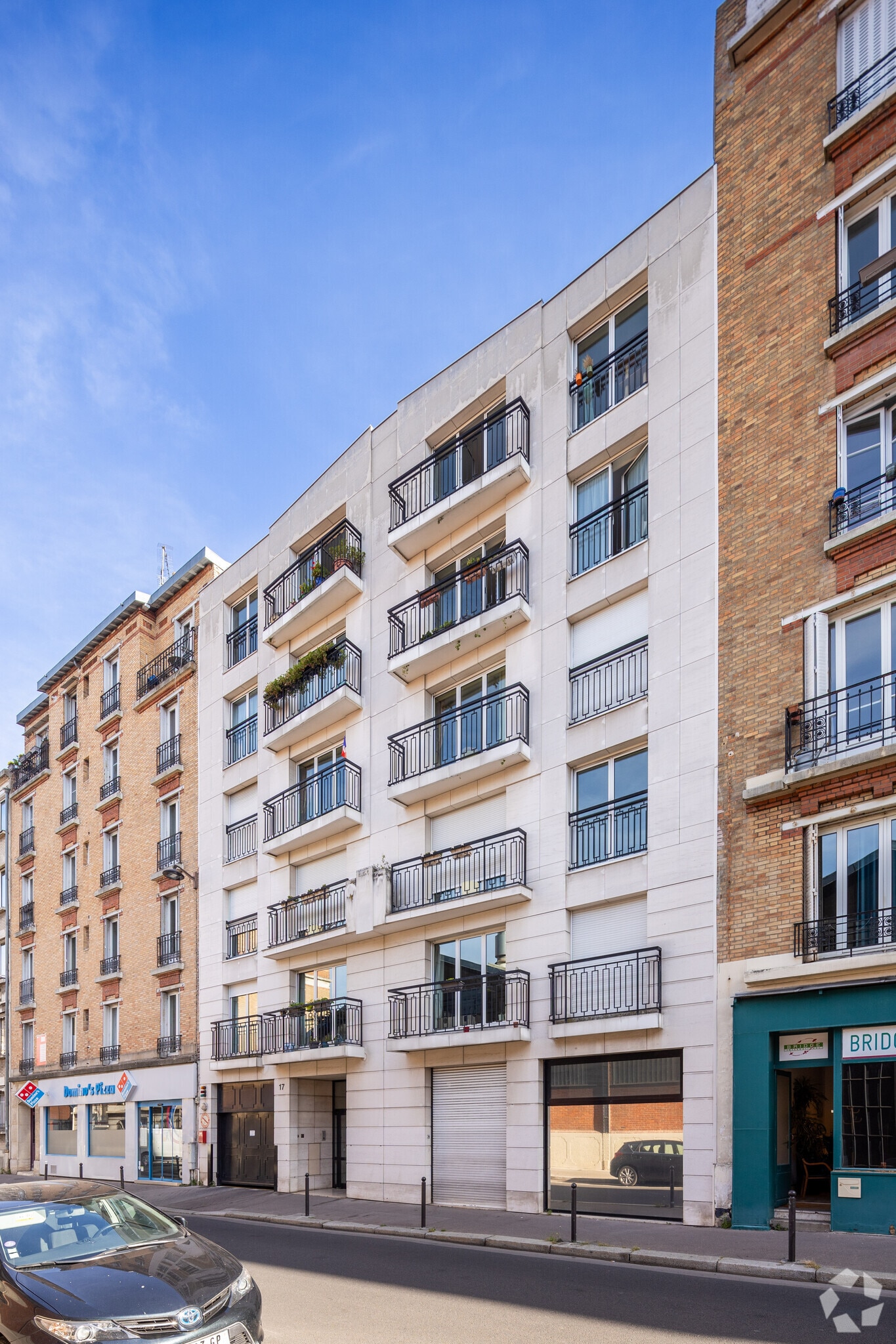 Immeuble residentiel dans Paris à vendre Photo principale– Image 1 sur 2