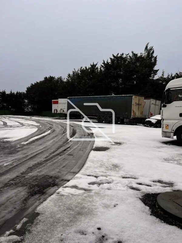 Terrain dans Varennes-Jarcy à louer Photo de l’immeuble– Image 1 sur 4