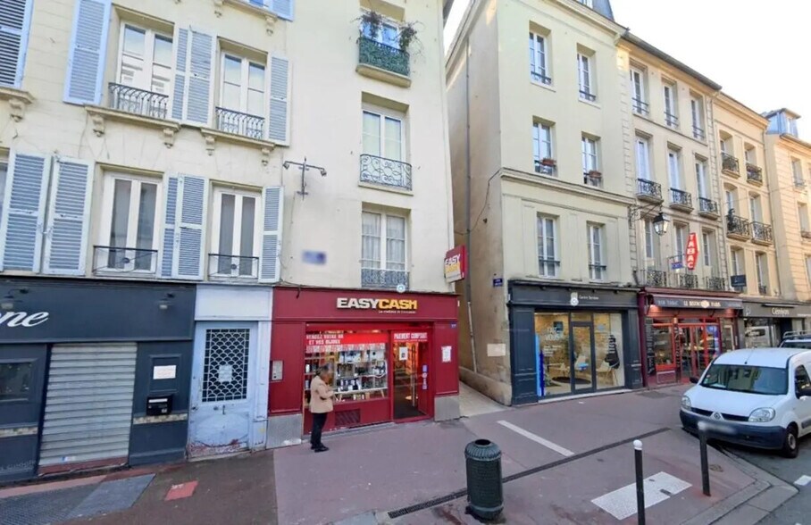 Local commercial dans Saint-Germain-en-Laye à louer - Photo de l’immeuble – Image 1 sur 5