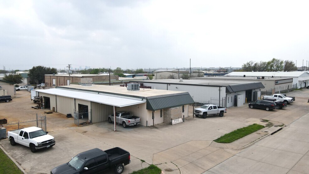 4200 Garland Dr, Haltom City, TX à louer - Photo principale – Image 1 sur 4