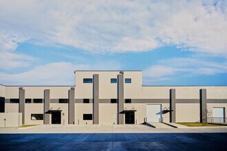 6240 E 15th St, Tulsa, OK à louer Photo de l’immeuble– Image 1 sur 10