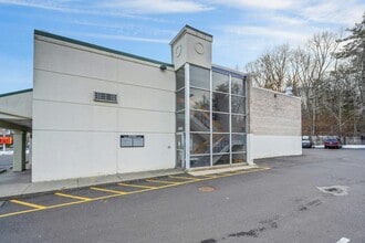 1492 High Ridge Rd, Stamford, CT à louer Photo intérieure– Image 2 sur 11