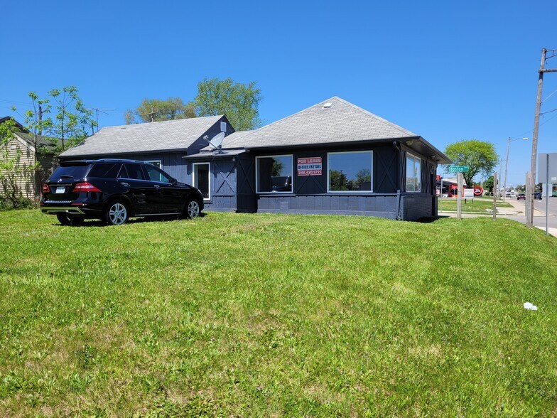 83 N Telegraph Rd, Waterford, MI à louer - Photo de l’immeuble – Image 2 sur 9
