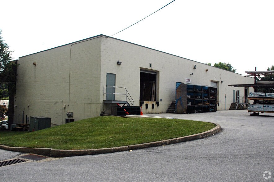 5081 W Chester Pike, Newtown Square, PA à louer - Photo de l’immeuble – Image 2 sur 18