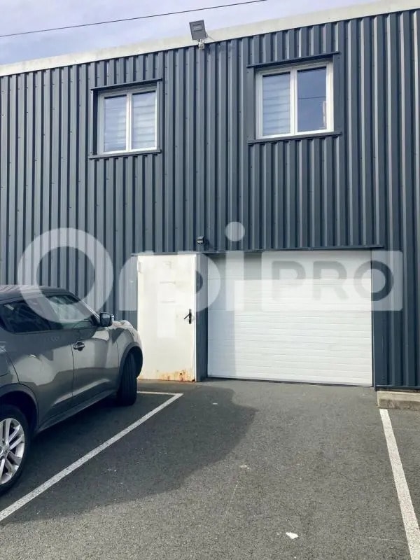 Plus de détails pour Local d’activités à vendre