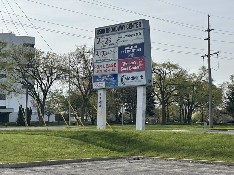 8510-8528 Broadway, Merrillville, IN à vendre - Photo de l’immeuble – Image 3 sur 12