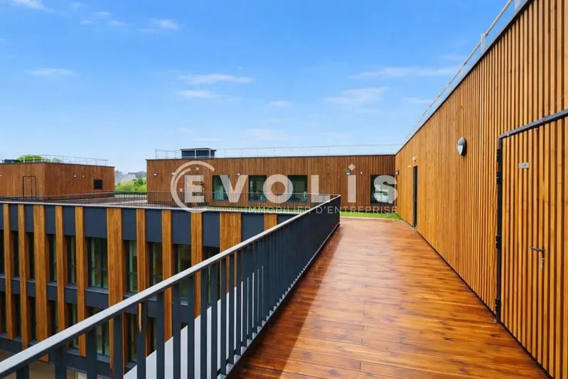1 Rue Albert Einstein, Champs-sur-Marne à louer - Photo de l’immeuble – Image 2 sur 8